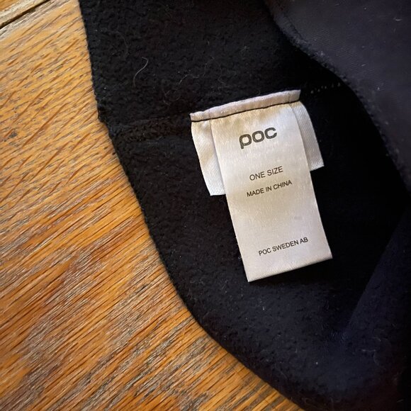 POC synthetic black beanie/nice condition/width across bottom-10 1/4 - Picture 2 of 4